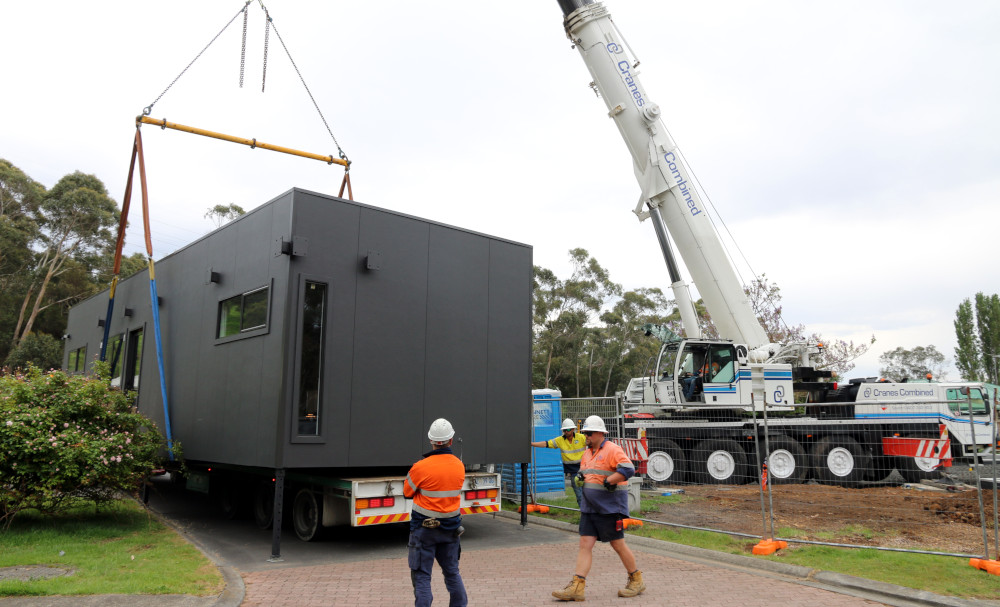 Podmatrix unit crane lift