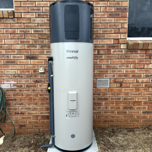 Heat pump hot water system