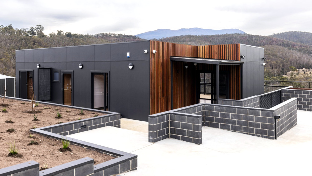 Fully accessible modular unit